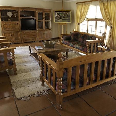 Peter'S Guesthouse Pretoria Bagian luar foto