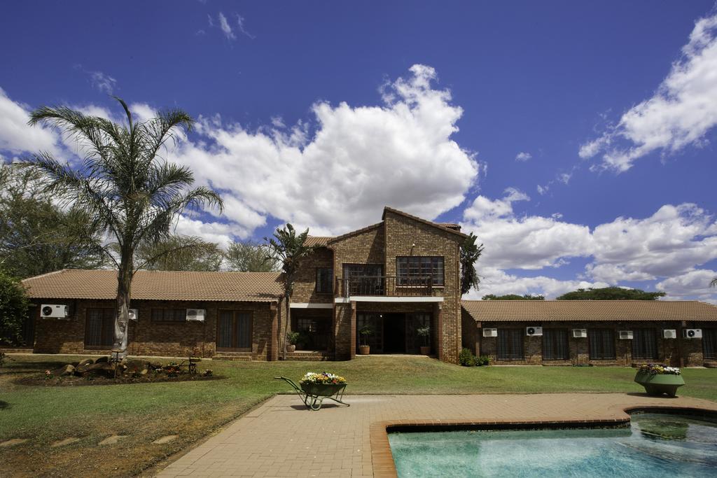 Peter'S Guesthouse Pretoria Bagian luar foto